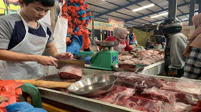 Harga Daging Sapi Segar Merangkak Naik, Pedagang: Bisa Tembus Rp 180 Ribu per Kg