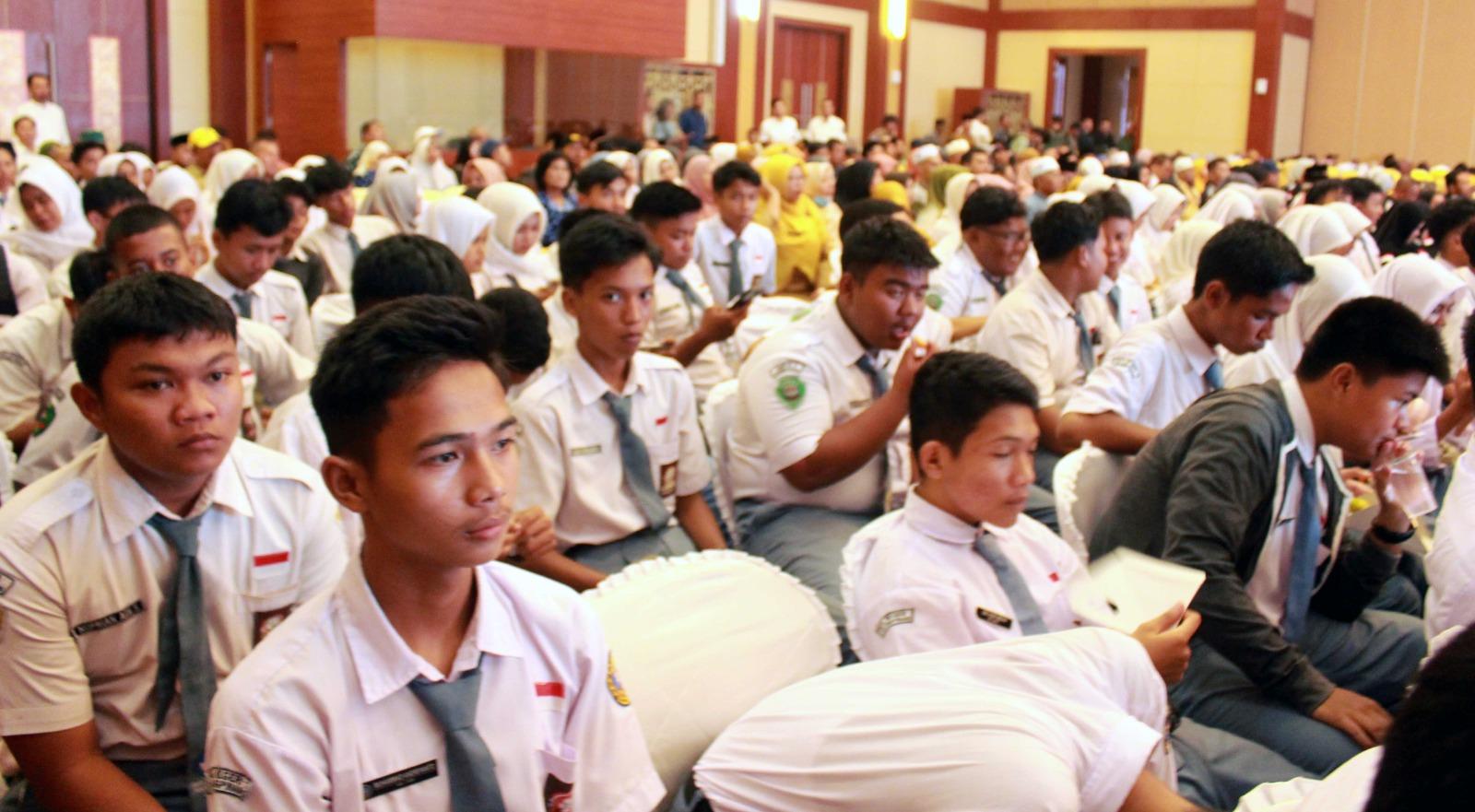 Penyediaan-Seragam-Sekolah-Bagi-Peserta-Didik-SMAN-dan-SMKN-Se-Prov-Kepri-Masih-Terus-Berproses.jpg
