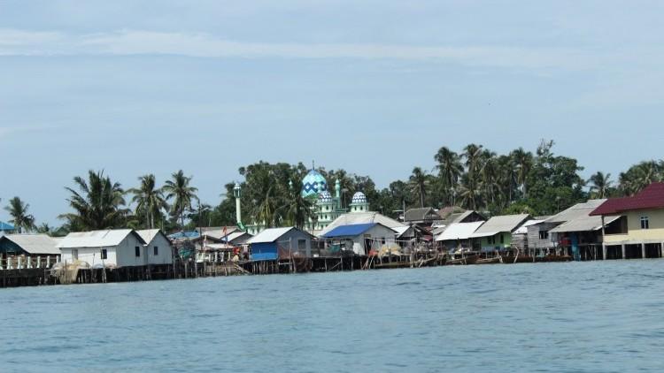 Permukiman-pesisir-Pulau-Dendun-di-Bintan.jpg