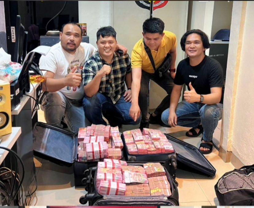 Kronologis 4 Orang di Batam Bawa Rp7,7 Miliar Tunai Hendak ke Singapura: 3 Koper Isi Rp100 Ribu