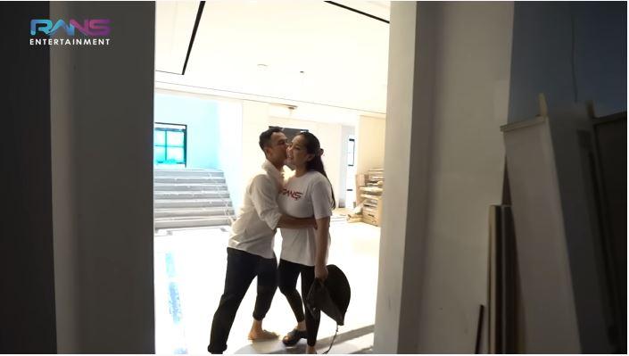 Intip Reaksi Girang Raffi Ahmad Saat Nagita Slavina Beli Meja Makan Baru