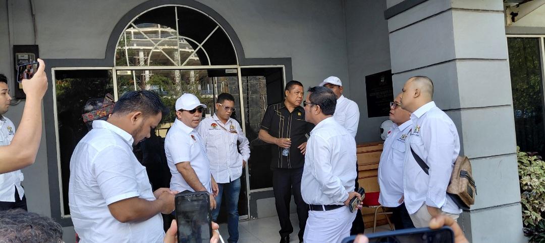 Roma-nasir-Kadin-Batam-ke-kantor-kadin.jpg