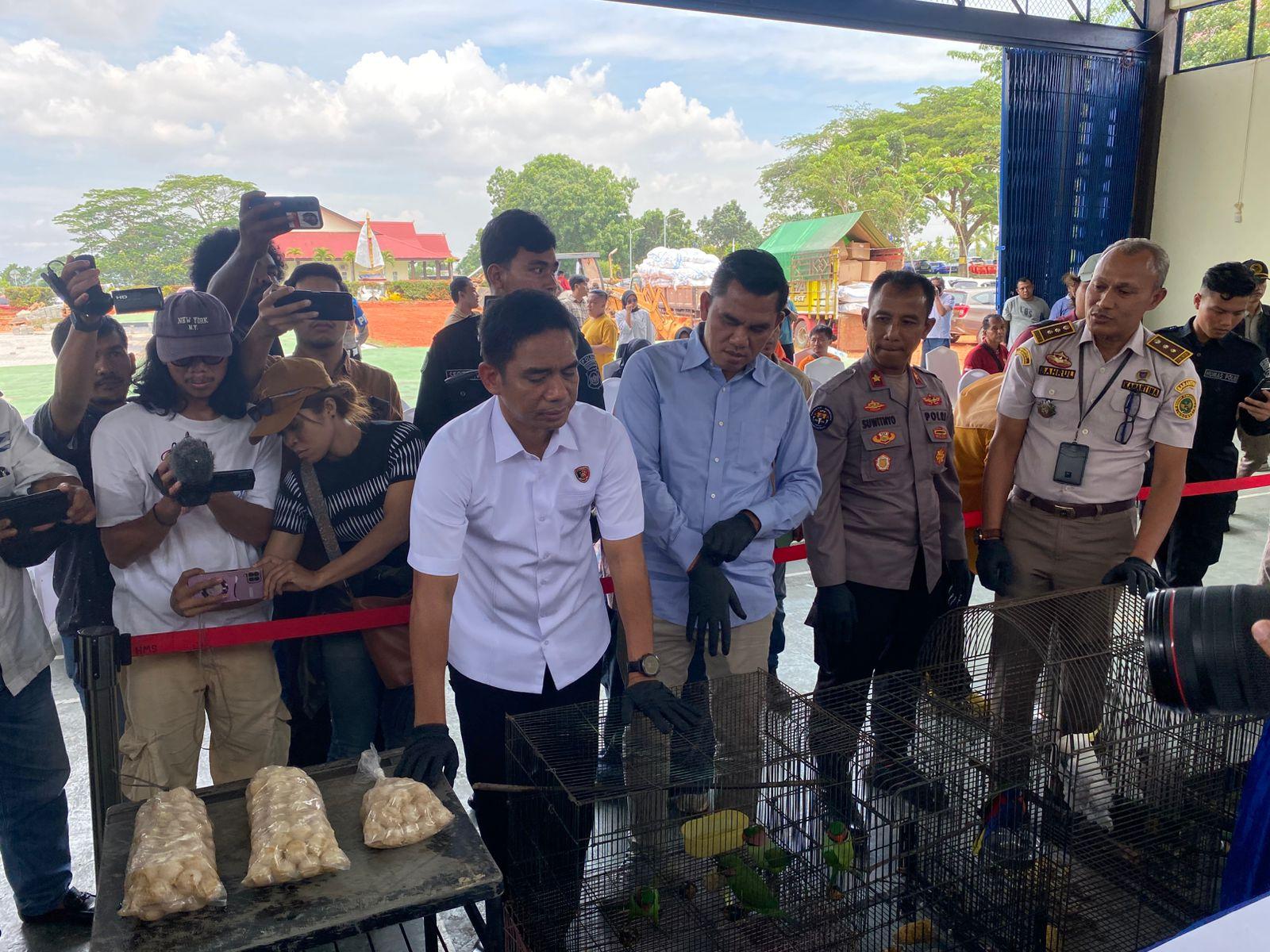 Satwa-dilindungi-burung-Betet-ditangkap-Subdit-Tipidter-Ditreskrimsus-dari-kamar-kost-pelaku.jpg