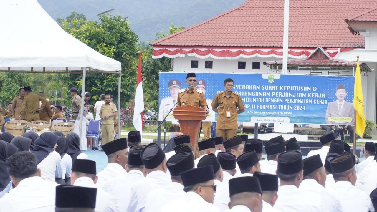 Sekda-Armia-beri-sambutan-saat-pelantikan-PPPK.jpg