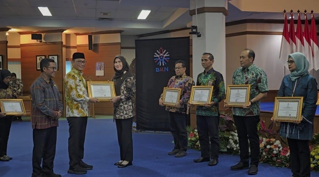 Sertifikat-akreditasi-A-dari-BKN-untuk-UPTD-Kepri.jpg