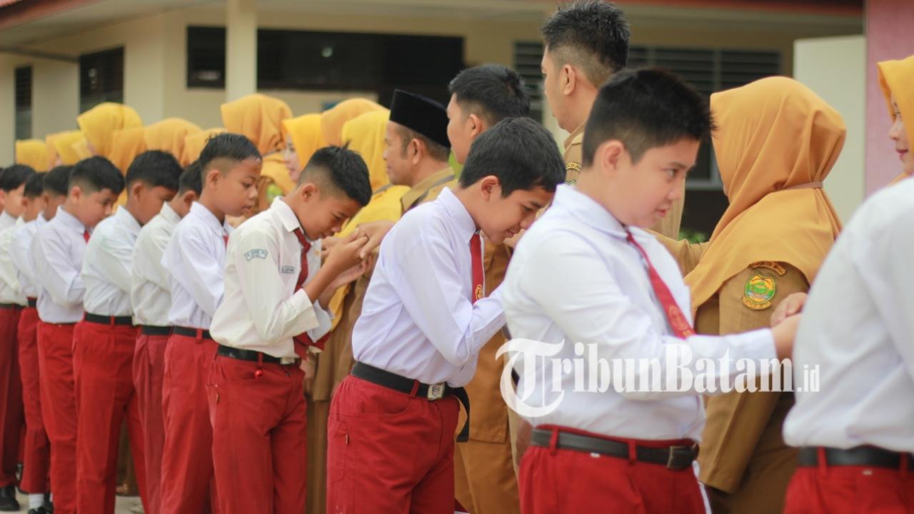 Siswa-di-Kabupaten-Lingga.jpg