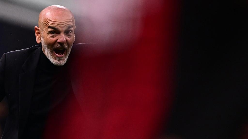 batam/Stefano-Pioli-saat-pertandingan-AC-Milan-vs-Napoli-di-perempat-final-Liga-Champions-2022-2023.jpg