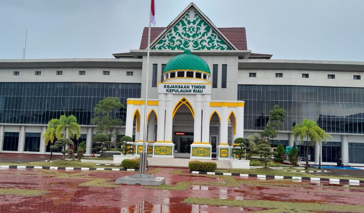 Tersangka-kasus-korupsi-Kejati-Kepri-masih-buron.jpg