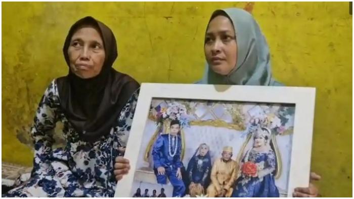 Tina-Karina-40-anak-sulung-Ade-Dedi-62-lansia-yang-tewas-dianiaya-oleh-pemuda.jpg