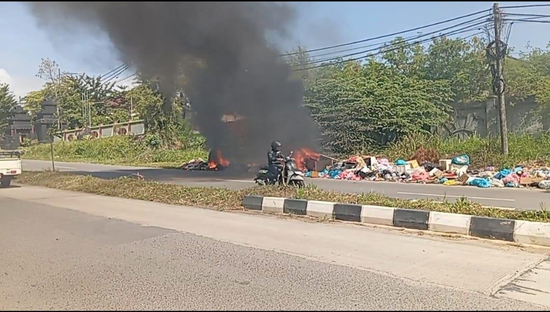 Tumpukan-sampah-terbakar.jpg