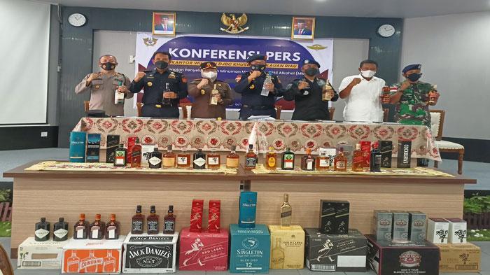 Bea Cukai Gagalkan Penyelundupan Ribuan Minuman Keras Asal Singapura Total Rp 10,4 Miliar