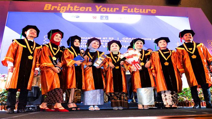 Wisuda-Kampus-Batam-Tourism-Polytechnic-Sabtu-26-November-2022.jpg