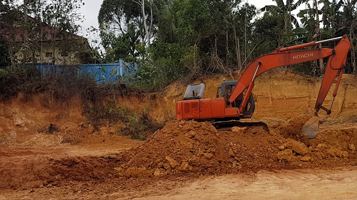 Warga Khawatir SMAN 1 Bintan Roboh, Anggota Dewan Kepri Ini Siap Hentikan Pengerukan Lahan Miliknya