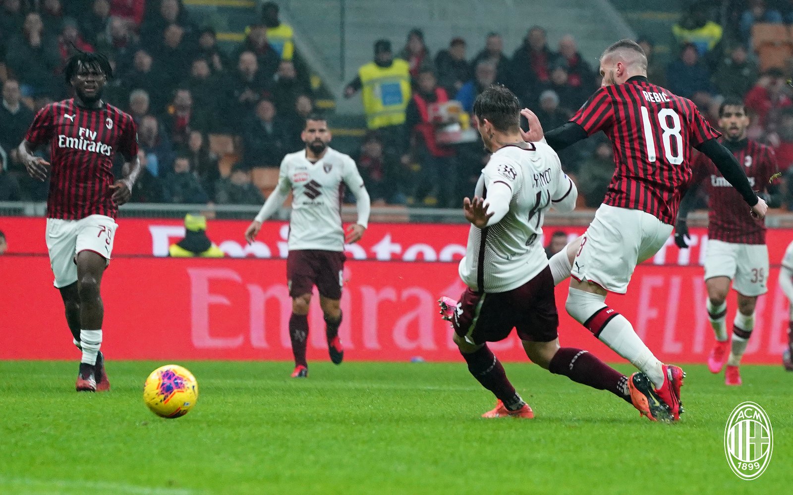 ante-rebic-kanan-pencetak-gol-tunggal-kemenangan-ac-milan-vs-torino.jpg