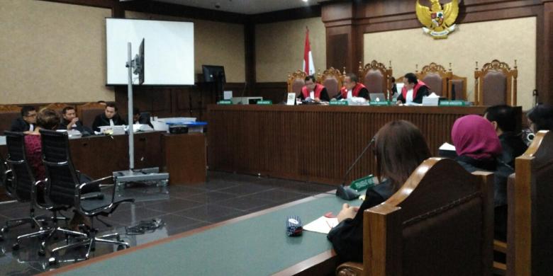 antonia-ratih-anjarsari-menjadi-saksi-ahli_20160815_141030.jpg