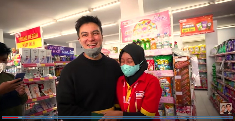Baim Wong Beri 50 Juta ke Ikka si Kasir Minimarket: Saya Jauh-jauh Mau Ketemu Kamu