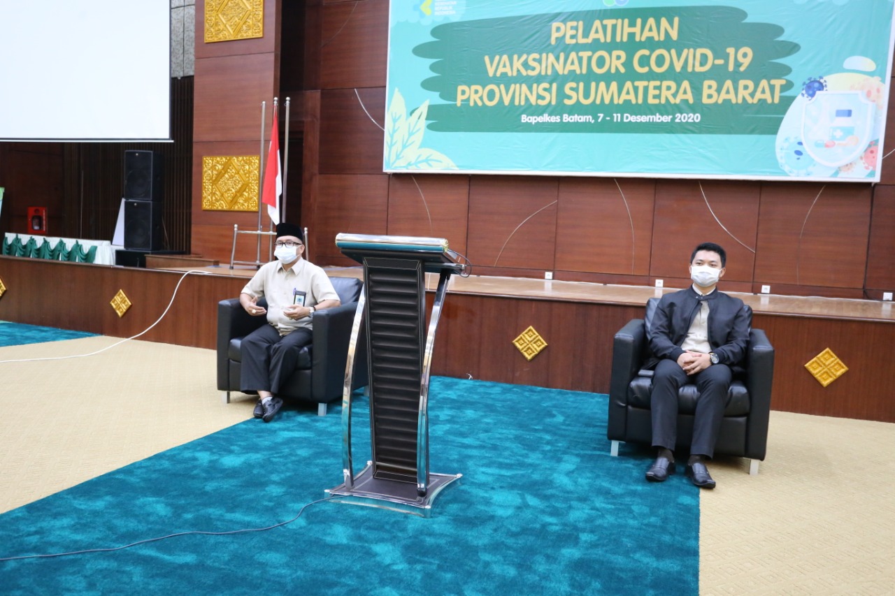 bapelkes-batam-latih-pemberi-vaksinasi-covid-19.jpg
