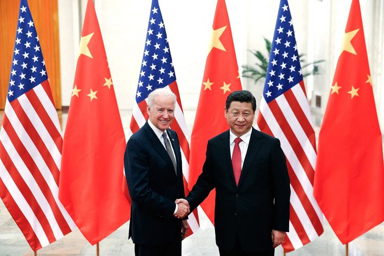 biden-dan-jinping-bersalaman.jpg