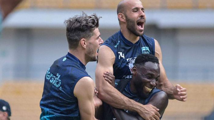 geoffrey-castillion-sudah-bisa-dimainkan-saat-persib-melawan-persita.jpg
