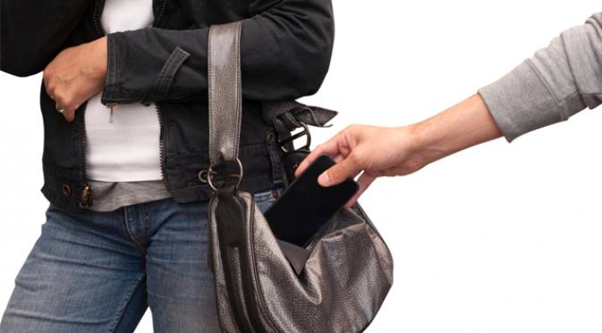 ilustrasi-pencurian-ponsel_20160619_123007.jpg