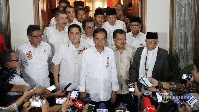 jokowi-dan-tim-tkn_20180919_212358.jpg