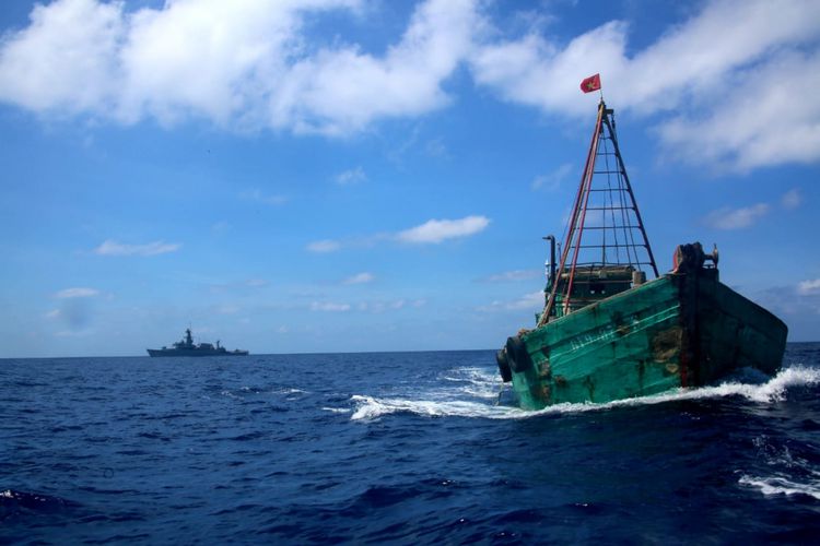 kapal-ikan-ilegal-asal-vietnam.jpg