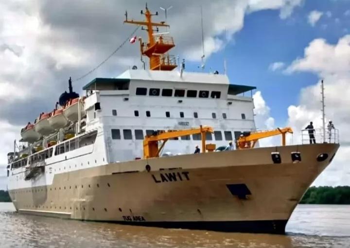 kapal-pelni-KM-Lawit.jpg