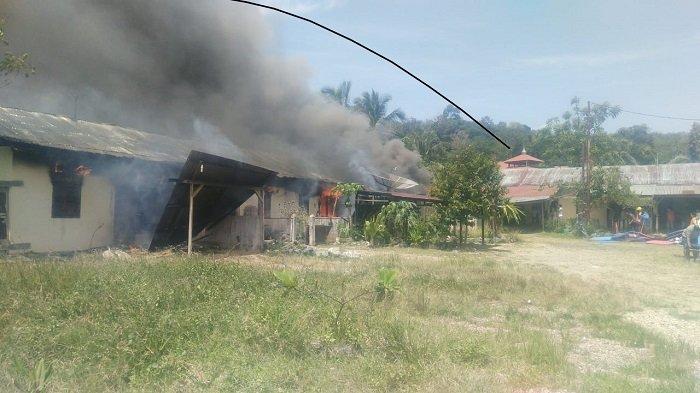 kebakaran-4-unit-asrama-polisi-di-nagari-muaro-bodi.jpg