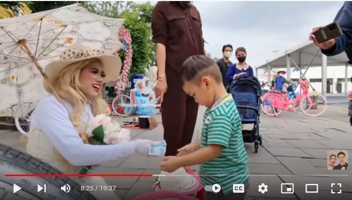 Kiano Bagi-bagi Uang Bareng Paula Jadi Perhatian, Anak Baim Wong Bikin Fans Riuh