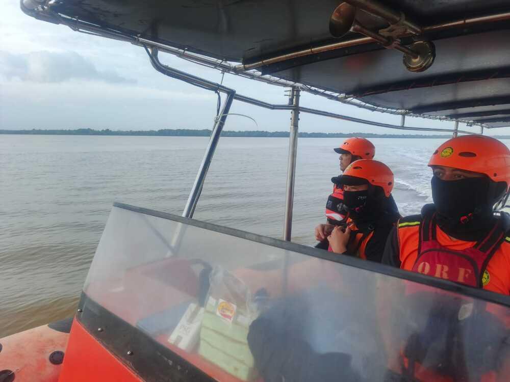 Breaking News, Speedboat Terbalik dalam Kecelakaan Laut di Karimun, Tiga Selamat, 1 Hilang