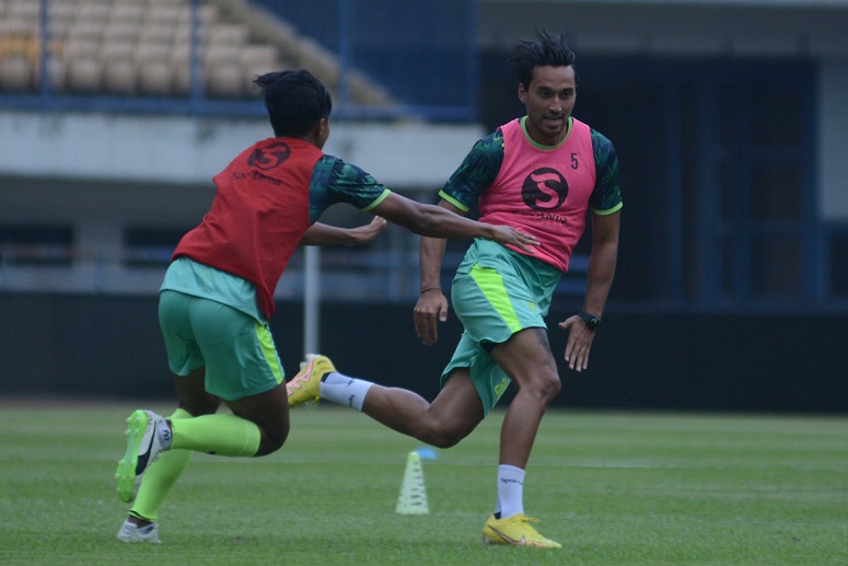 luis-milla-genjot-fisik-pemain-persib-bandung.jpg