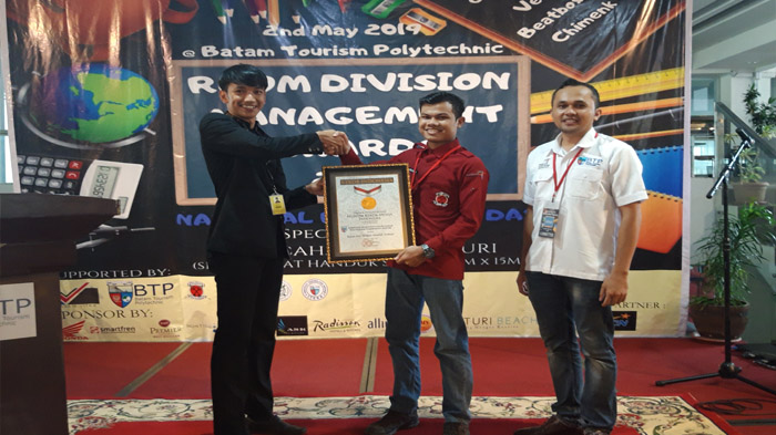 mahasiswa-btp-raih-rekor-muri.jpg