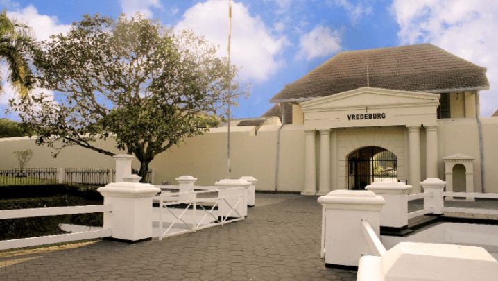 museum-benteng-vredeburg-yogyakarta-ilustrasi-museum.jpg