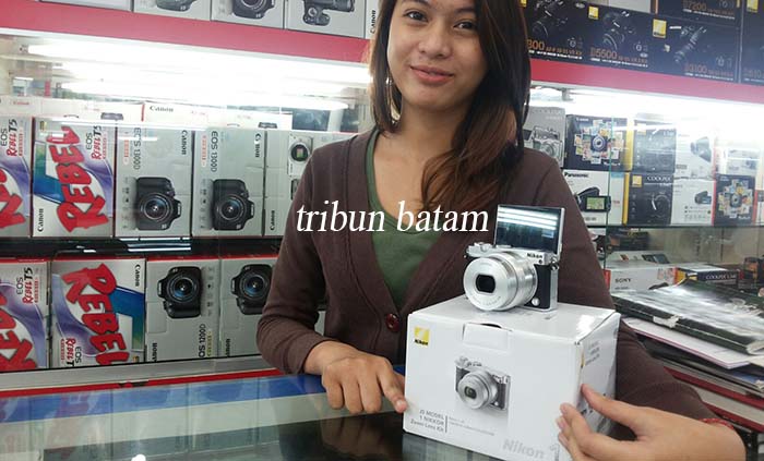 nikon-j5-sudah-dipasarkan-oleh-toko-kamera-di-basement-nagoya-hill-mall_20160713_154319.jpg