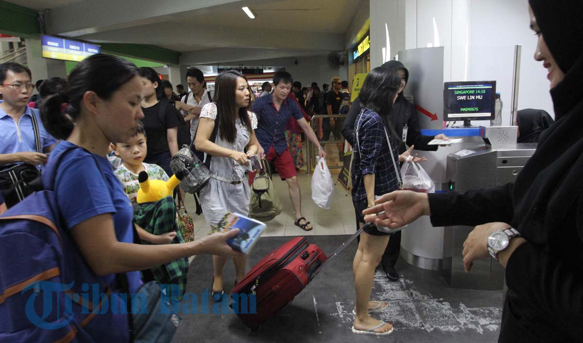 Hari Terakhir Liburan Akhir Tahun. Arus Penumpang di Sejumlah Pelabuhan Meningkat