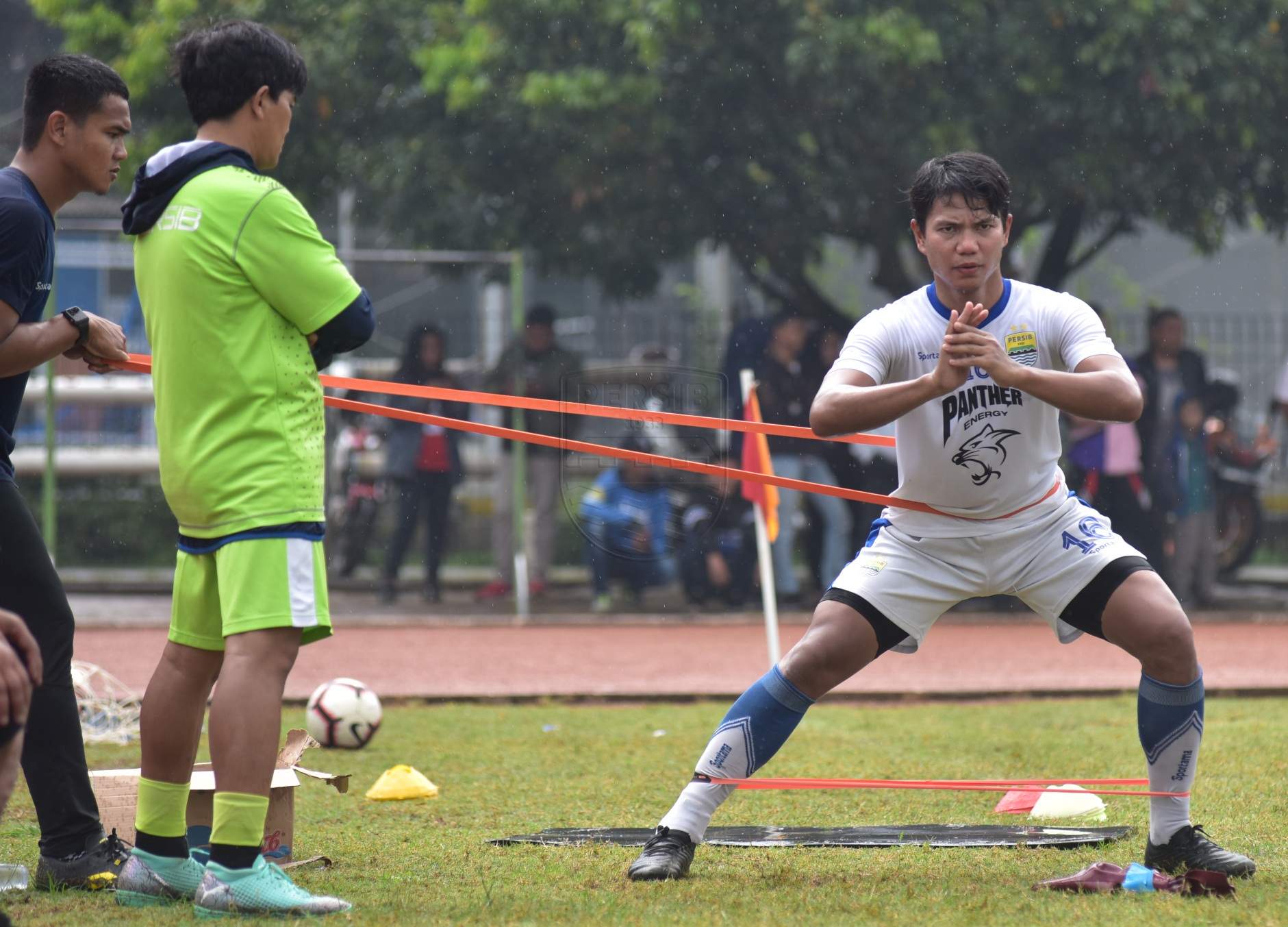 pemain-belakang-persib-bandung-achmad-jufrianto.jpg
