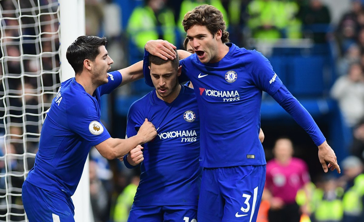 pemain-chelsea-merayakan-gol_20171203_165608.jpg