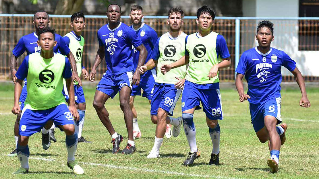 pemain-persib-bandung-menjalani-latihan-di-bali.jpg
