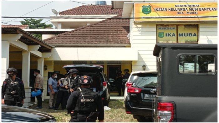 penggeledahan-kpk-di-musi-banyuasin.jpg