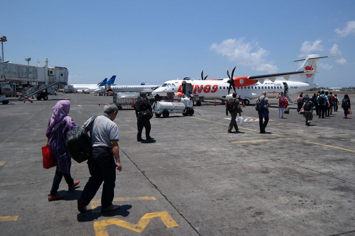 pesawat-jenis-atr72.jpg