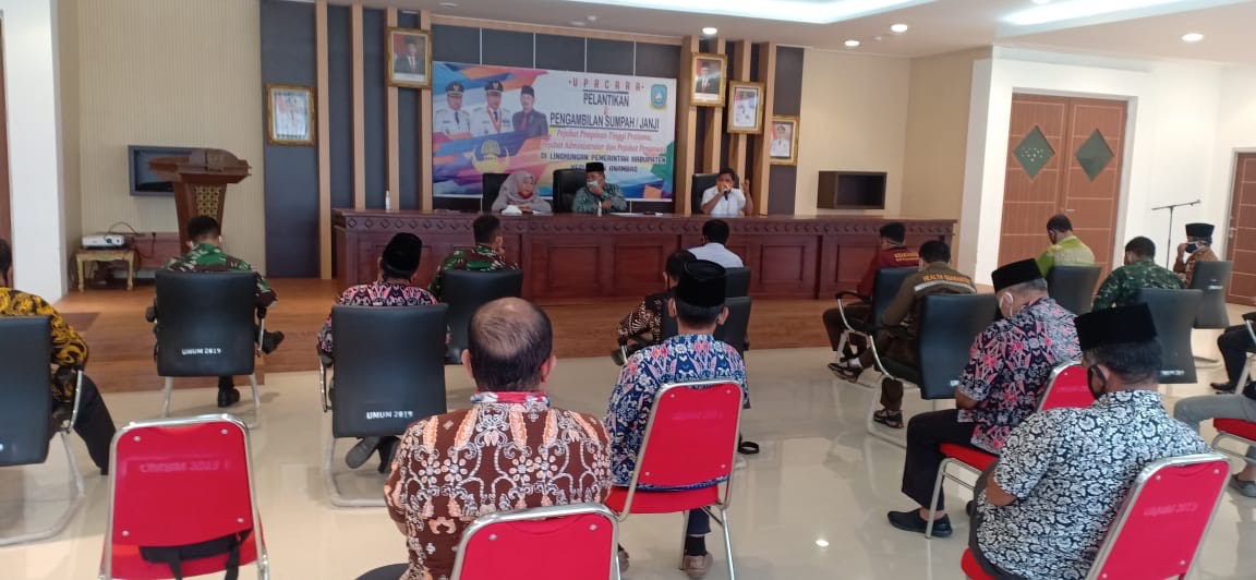rapat-izin-feri-dari-tanjungpinang-ke-anambas-di-kantor-bupati.jpg
