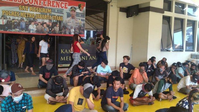Cafe Prostitusi masih Beroperasi Ditengah PSBB, Polisi Amankan 106 Orang yang Membandel
