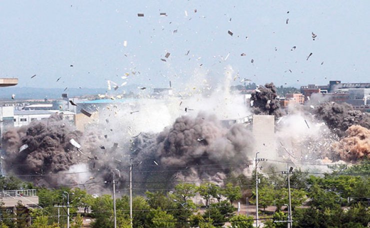 Hubungan Dua Korea Memburuk Setelah Kantor Perbatasan Dihancurkan, Menteri Unifikasi Korsel Mundur