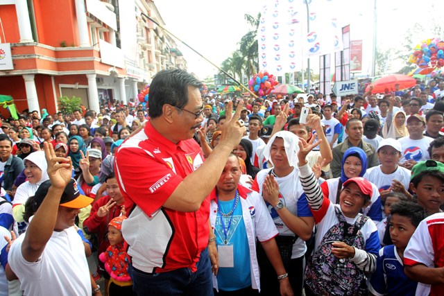 soerya-respationo-saat-menghadiri-hut-partai-perindo_20151011_195436.jpg