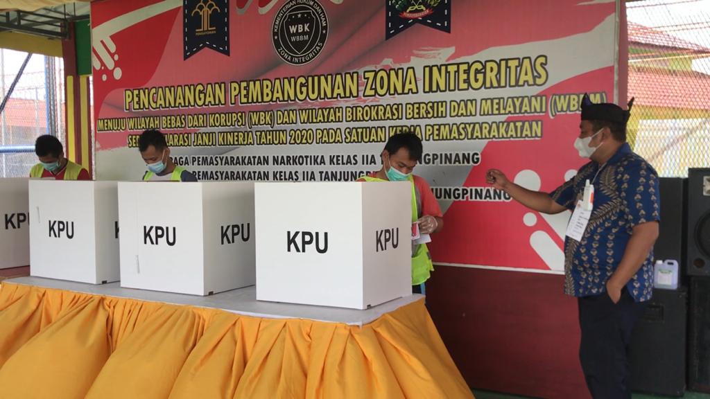 PILKADA BINTAN, Terapkan Prokes 235 WBP Lapas Narkotika Kelas llA Tanjungpinang Nyoblos di Lapas