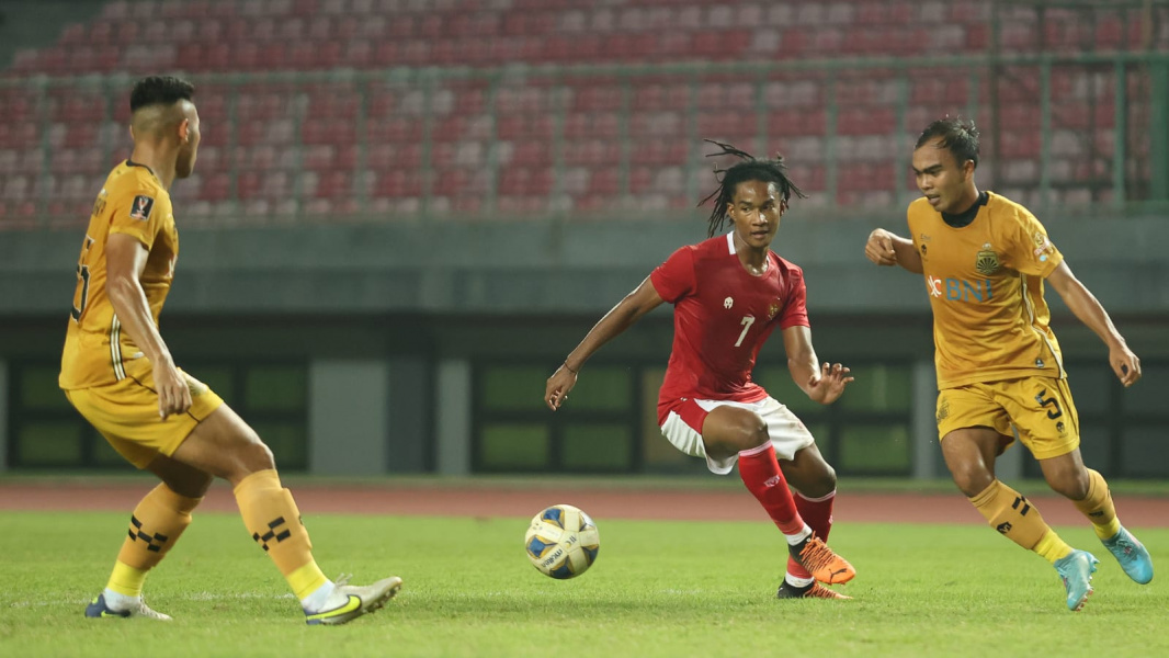 timnas-u19-indonesia-vs-bhayangkara-fc-di-laga-uji-coba.jpg