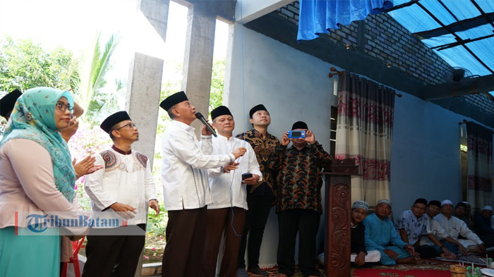 Syahrul Lepaskan JCH ASN Pemko Tanjungpinang, Pesannya: Kunci Ibadah Haji Ada Pada Niat Ikhlas