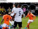 07092019_penyerang-timnas-belanda-donyell-malen-merayakan-gol.jpg