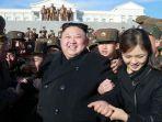 07102019-kim-jong-un-dan-istrinya.jpg
