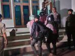 14022020_razia-gabungan-satpol-pp-di-tuban-menjaring-pasangan-kakek-nenek.jpg